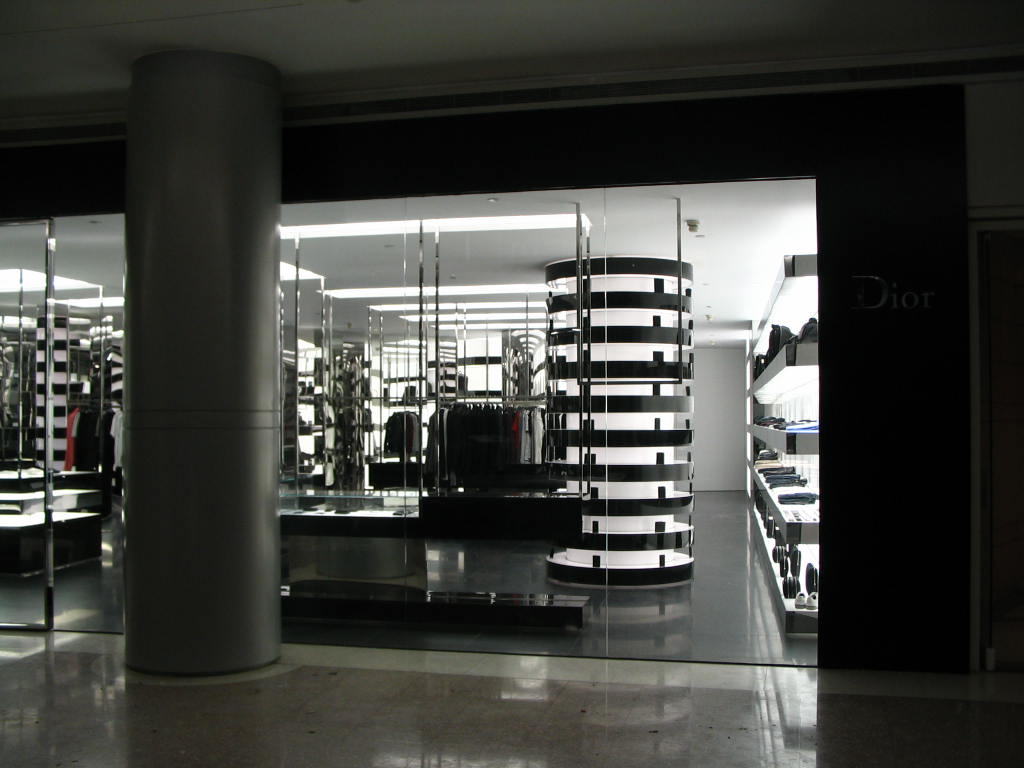 男装上海专卖店（施工图及实景）